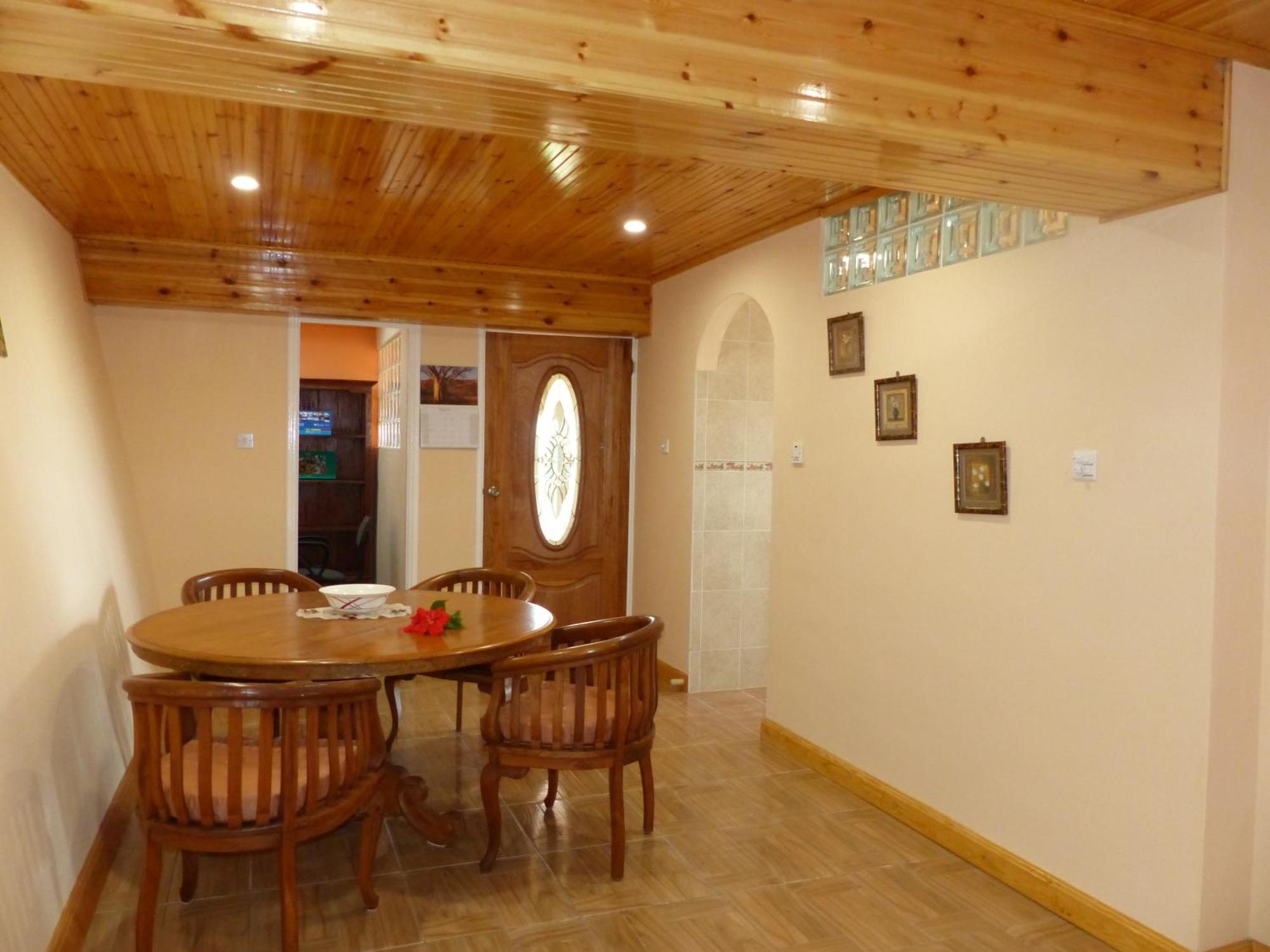Hibiscus House Seychelles Self Catering Apartman Victoria Kültér fotó