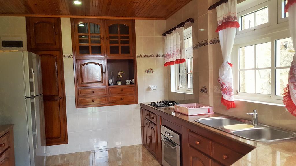 Hibiscus House Seychelles Self Catering Apartman Victoria Kültér fotó