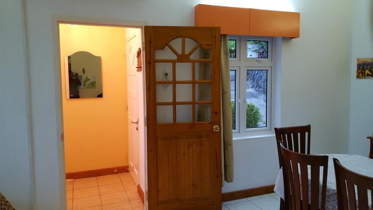 Hibiscus House Seychelles Self Catering Apartman Victoria Kültér fotó